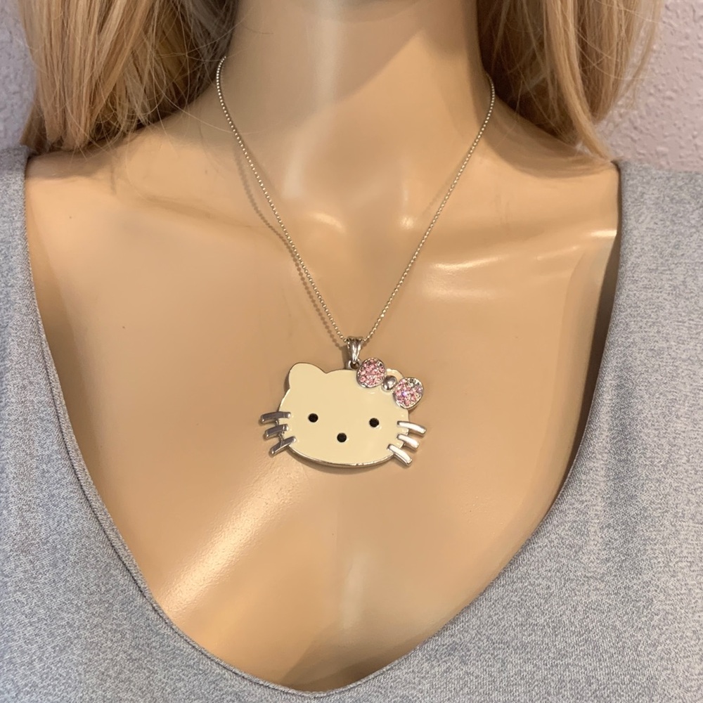 Hello Kitty Head Pendant & Silver Necklace